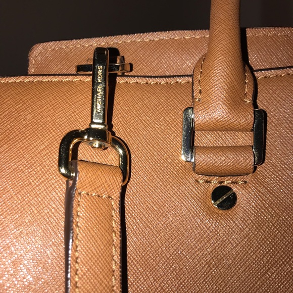 SOLD! Michael Kors Satchel. Beige/Tan color. - Picture 3 of 5